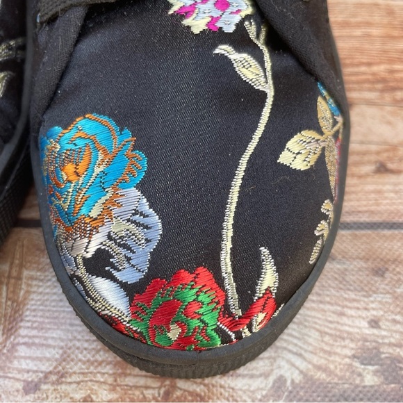 Love University woman’s black oriental style floral embroidered sneakers size 10 - Picture 5 of 10